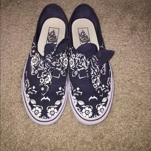 Vans bandana print